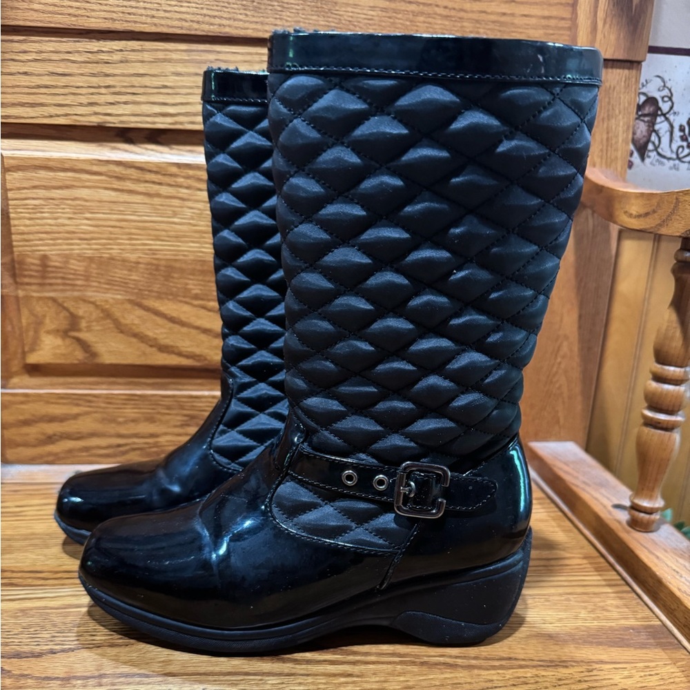 Ladies zip boots. Size 6.5